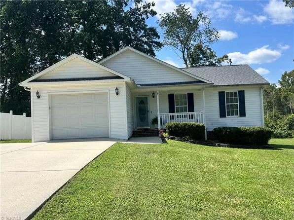 23 Braxton Ln, Thomasville, NC 27360
