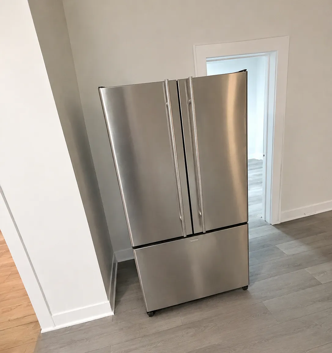 2 bed, 900 sqft, $1,900 — Photo 2