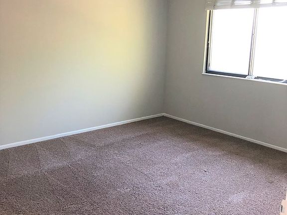 3rd image of 5055 Belle Isle Dr