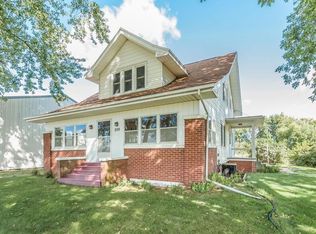 200 E Southview Rd, Fairfax, IA 52228