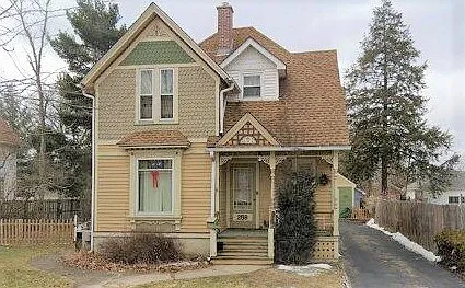 258 Hill Ave photo 1