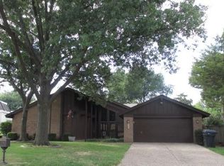 6208 Lansbrook Ln, Oklahoma City, OK 73132