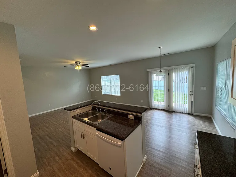 4807 Fennel Rd NE — Photo 7