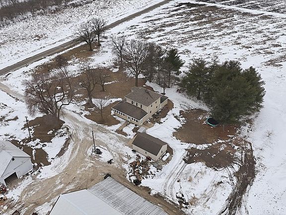 5th image of 422 E 600 North Rd