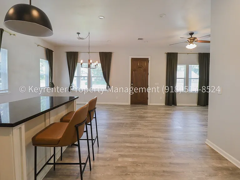 1324 N Cheyenne Ave — Photo 22