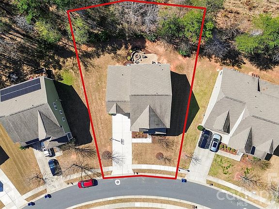3rd image of 17320 Belmont Stakes Ln