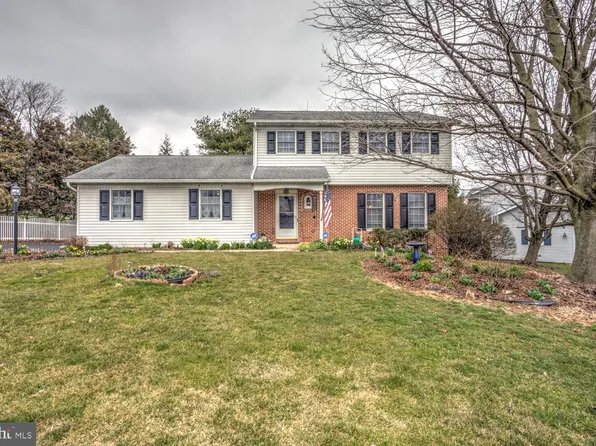 101 Wheatland Dr, Lititz, PA 17543