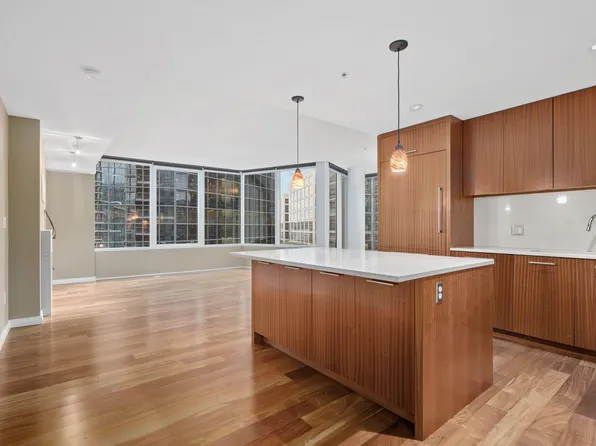 10700 NE 4th St Unit 1112, Bellevue, WA 98004