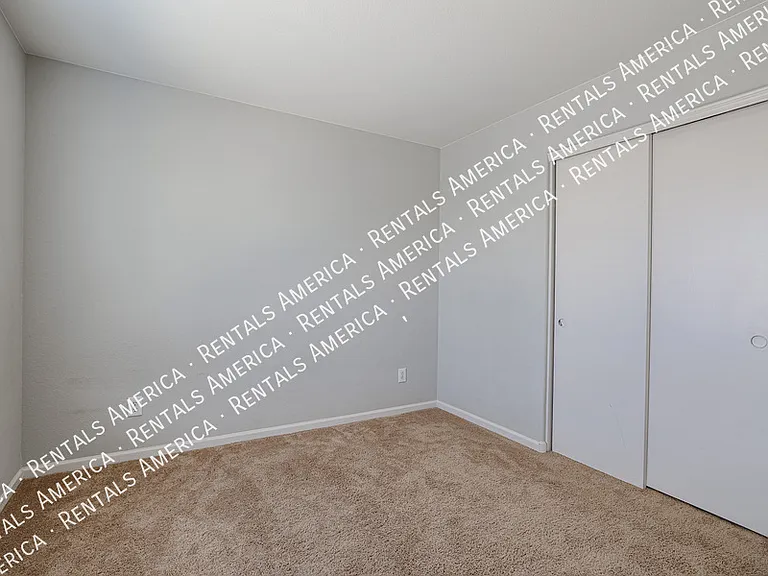 7441 W Fleetwood Ln — Photo 33