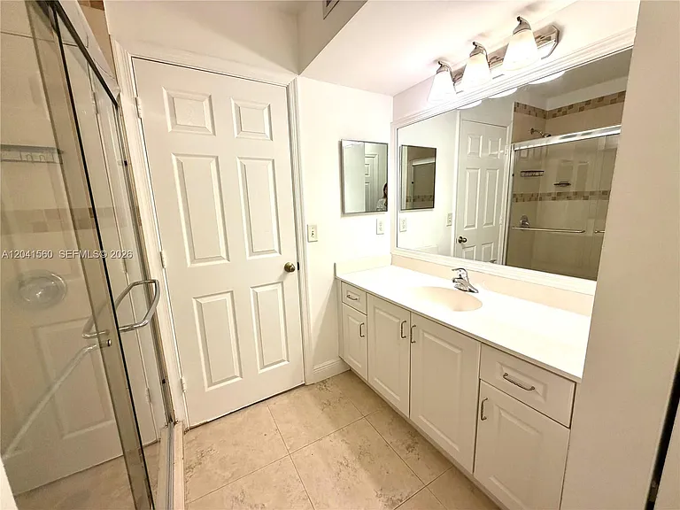 2560 Cordoba Bnd #2560 — Photo 10
