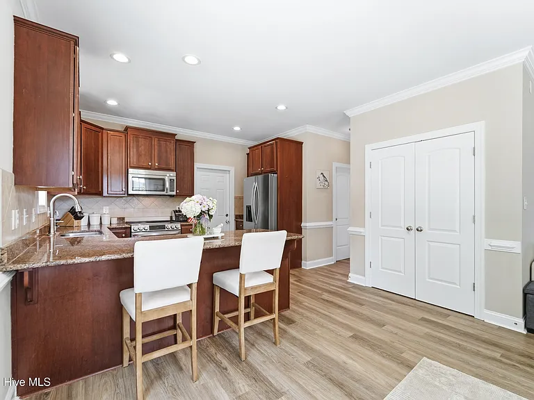 107 McKinnon Pl — Photo 8