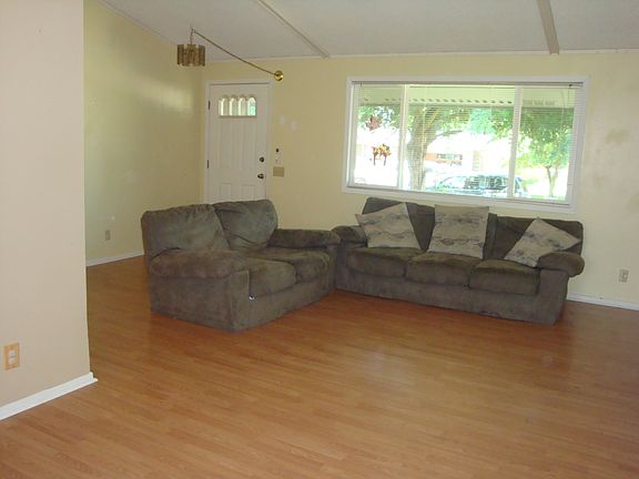 3rd image of 8519 NE 111th Ave