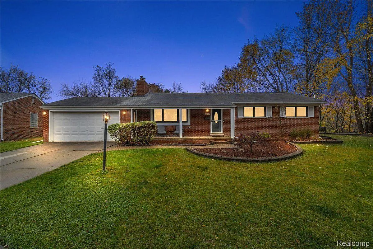 24119 Saint Mary Ct photo 1