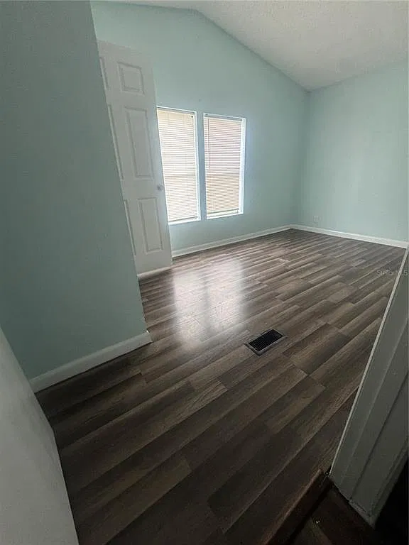 3 bed, 2.0 bath, 1216 sqft, $1,595 — Photo 2