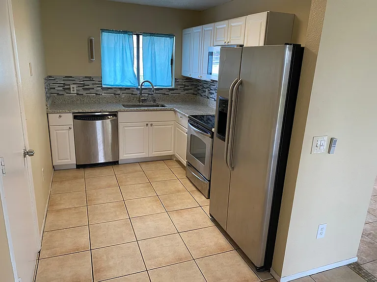 18727 Arapahoe Cir — Photo 3