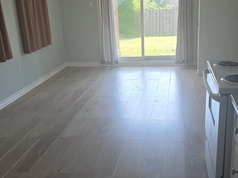 32 Dooley Cres #BASEMENT — Photo 2