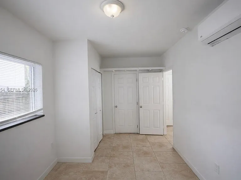 572 NE 67th St #5 — Photo 6