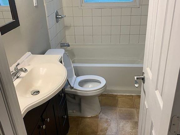 4th image of 21170 Kipling Ave