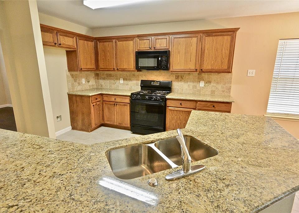 1st image of 7206 Autumn Bluff Ln