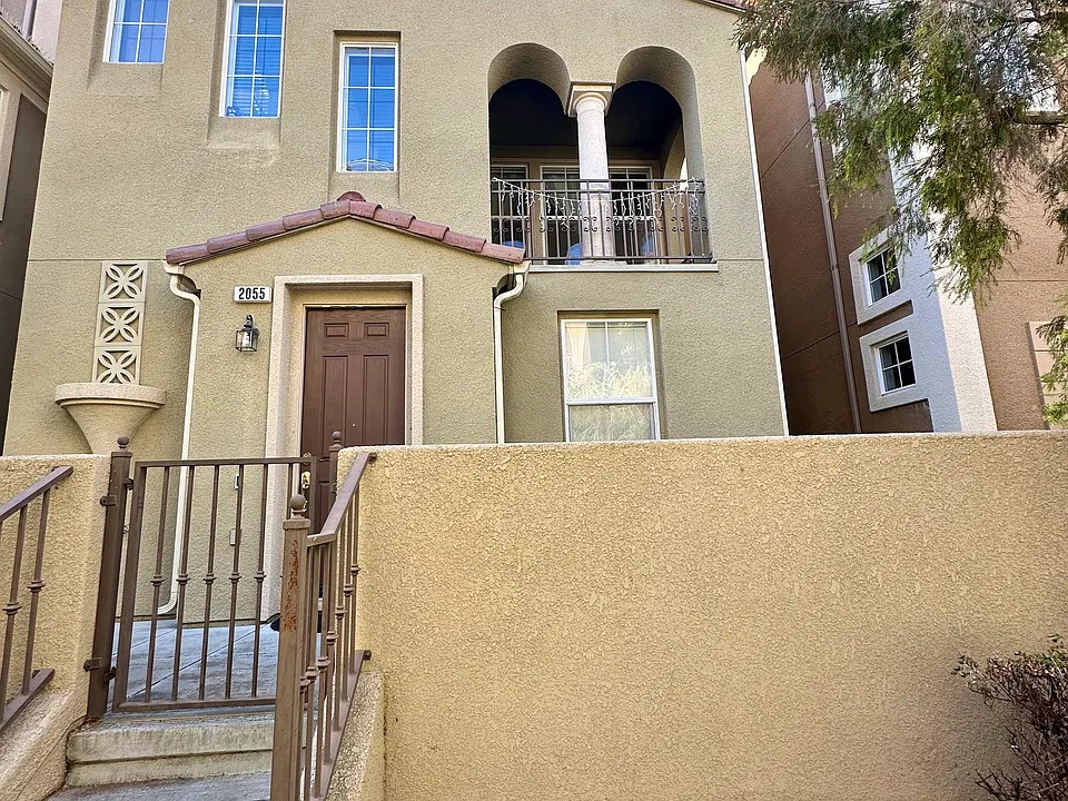 2055 Mary Helen Ln