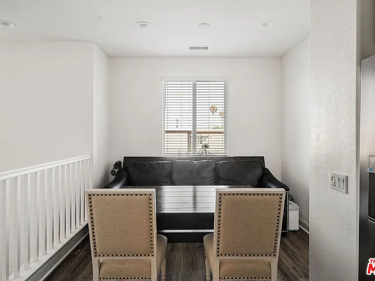 592 E Imperial Ave — Photo 12