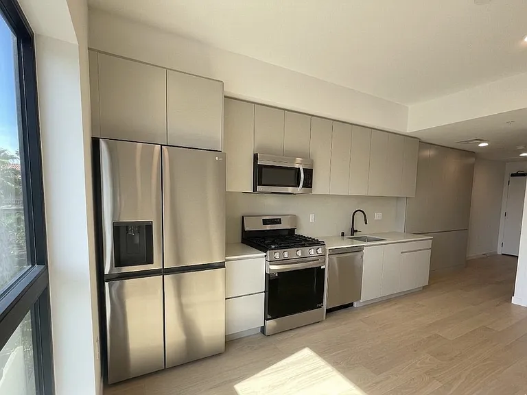 904 S New Hampshire Ave #504 — Photo 4