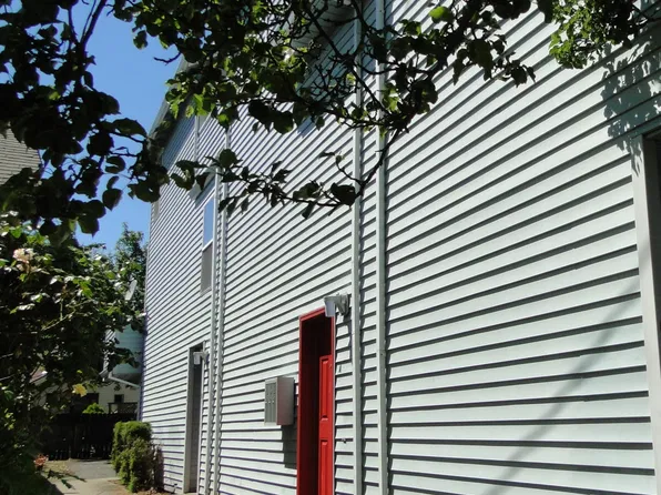 6205 SE 92nd Ave #C, Portland, OR 97266