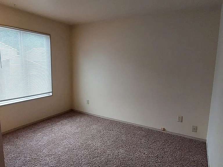 2114 and 2116 Woburn Street — Photo 13