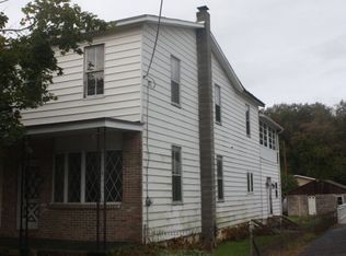 20 S Railroad St, New Ringgold, PA 17960