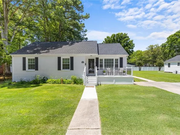 28 Greenwood Rd, Newport News, VA 23601