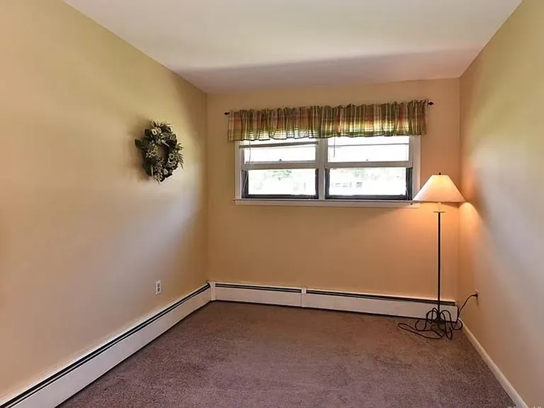 21 McDermott Cir — Photo 13
