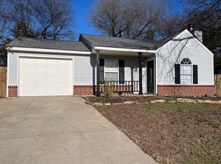 3194 W Oakfield St, Fayetteville, AR 72704