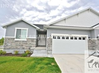 11392 S Mapleside Ln, Sandy, UT 84094