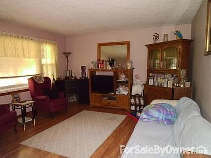 2nd image of 328 N Main St
