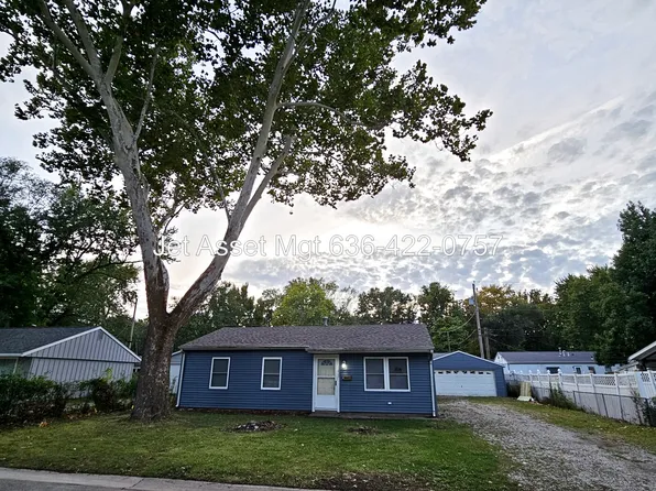 1833 Greentree Rd, Springfield, IL 62703