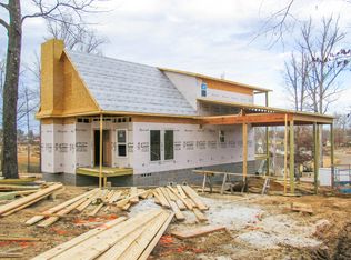 115 Holiday Hills Dr, Savannah, TN 38372