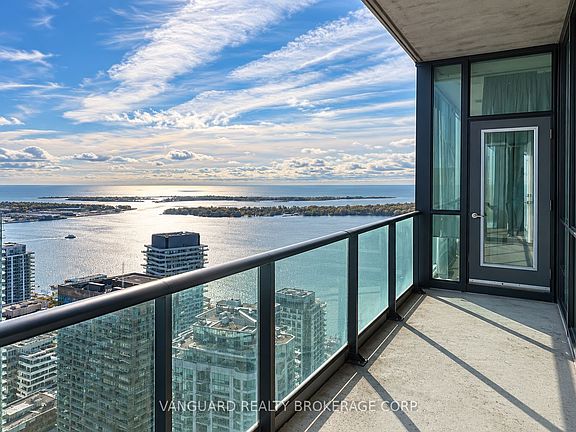 5th image of 16 Harbour St #5104