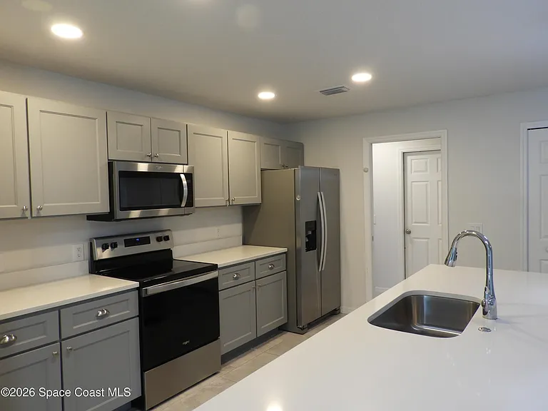 1530 Paley Cir SE — Photo 9