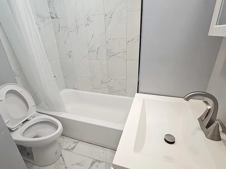 72 Rock St #3 — Photo 10