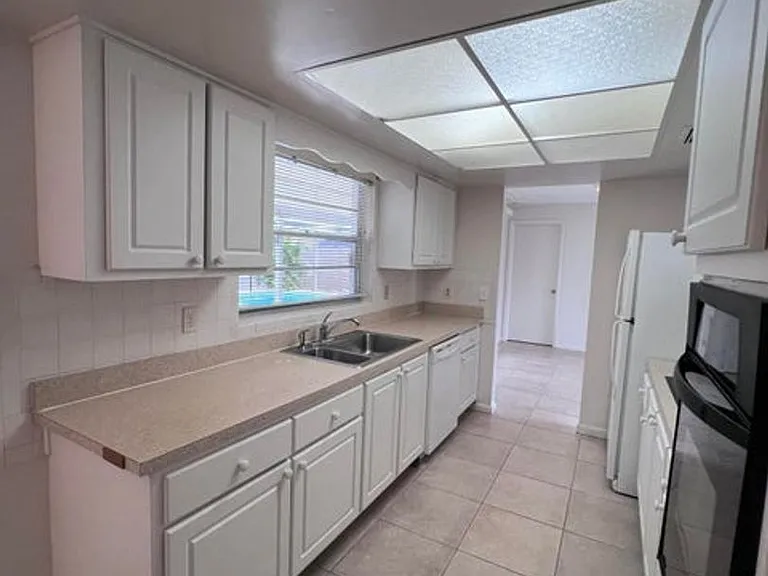 350 Orion Ct — Photo 7