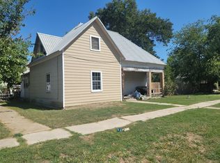 202 S Ave E, Clifton, TX 76634