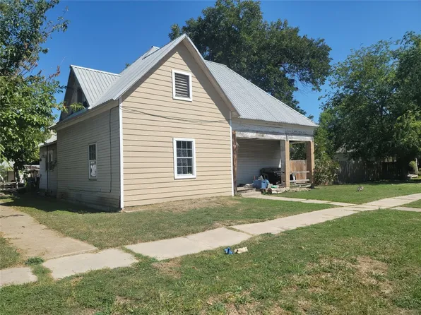 202 S Ave E, Clifton, TX 76634