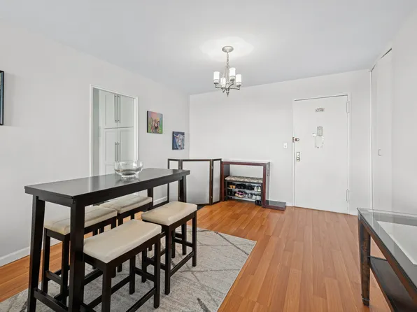 5700 Arlington Avenue image 2 of 15