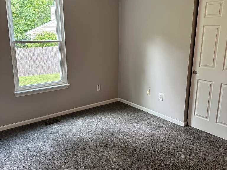 905 Ferncliff Ct — Photo 18