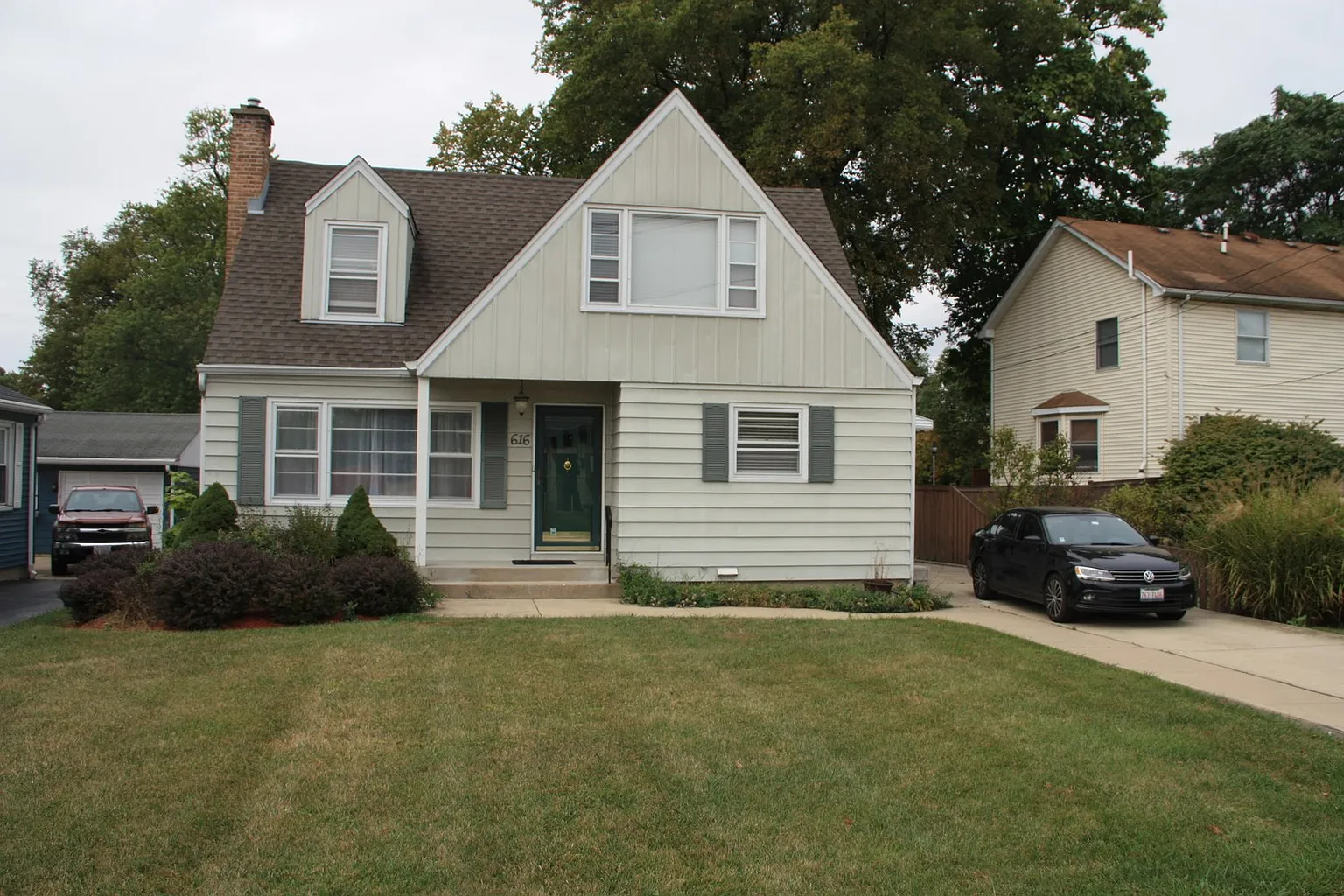 616 S York St photo 1
