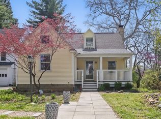 215 W Kenworth Rd, Columbus, OH 43214