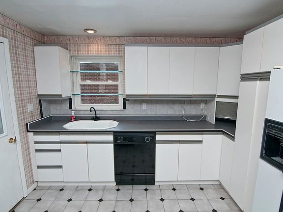 5th image of 2508 Garrison Dr