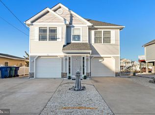 32 W Navasink Dr, Little Egg Harbor, NJ 08087