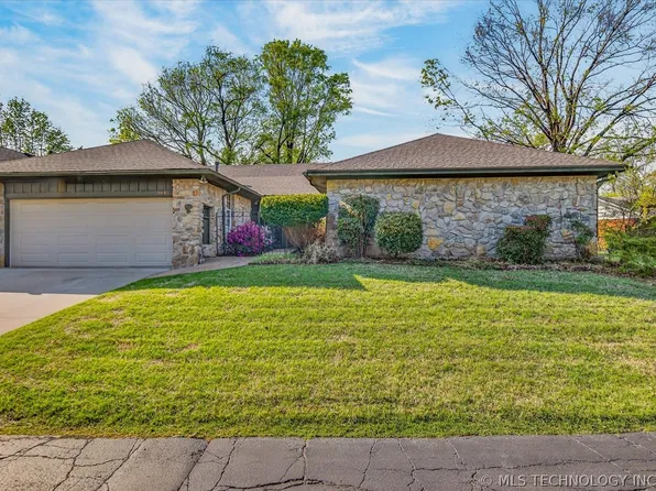 1445 Apple Alley St, Bartlesville, OK 74003