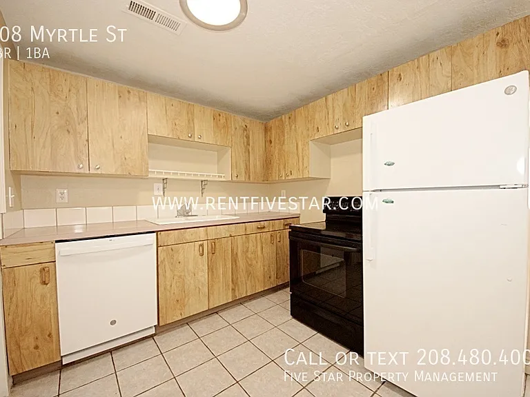 708 Myrtle St — Photo 4